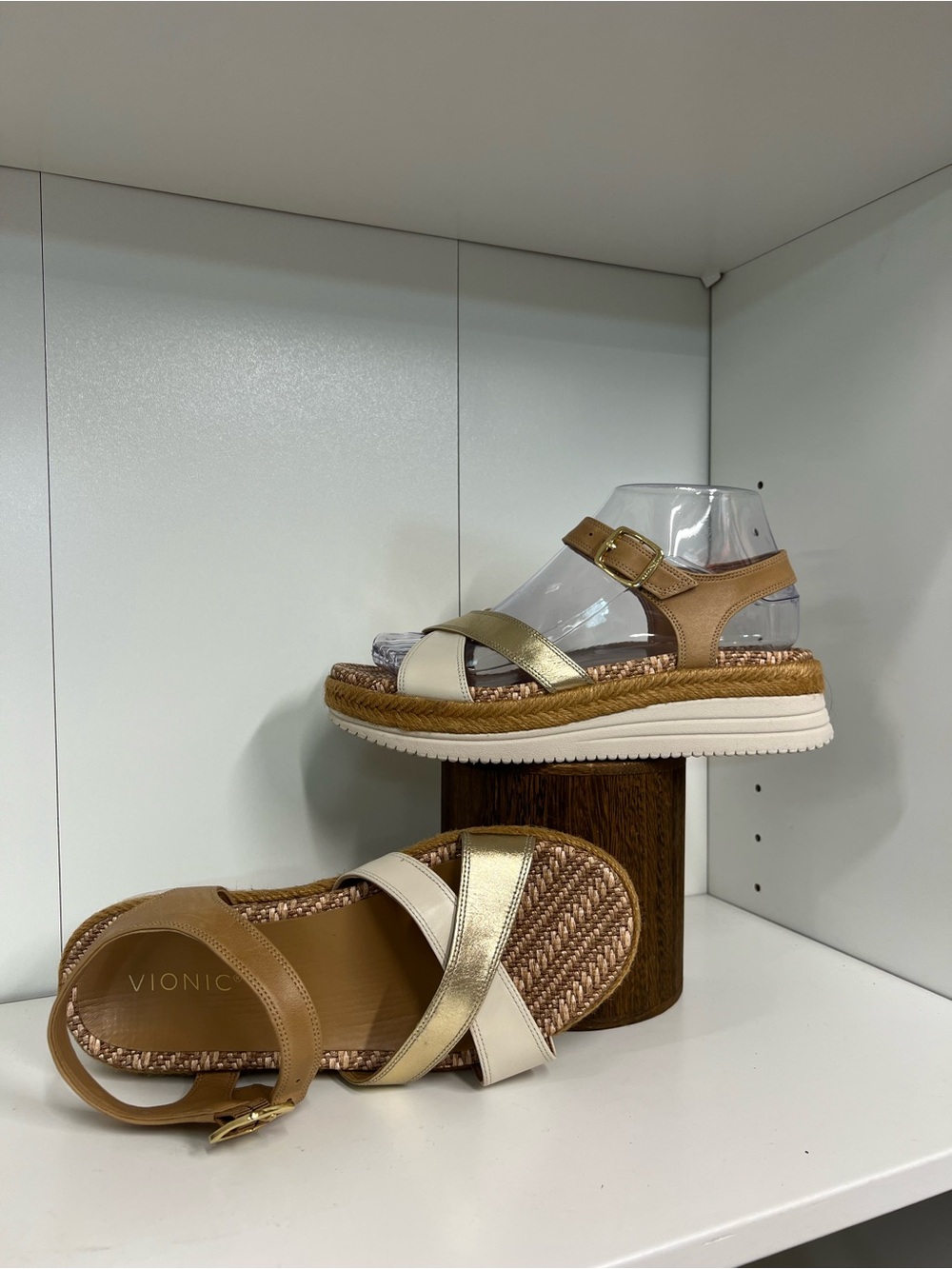 🔥 Vionic Nessa Metallic Gold & Tan Platform Sandal size 6.5